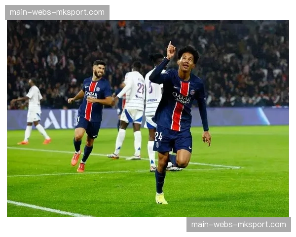 历史交锋：回顾过去十年巴黎客场对阵朗斯的战绩与经典战役